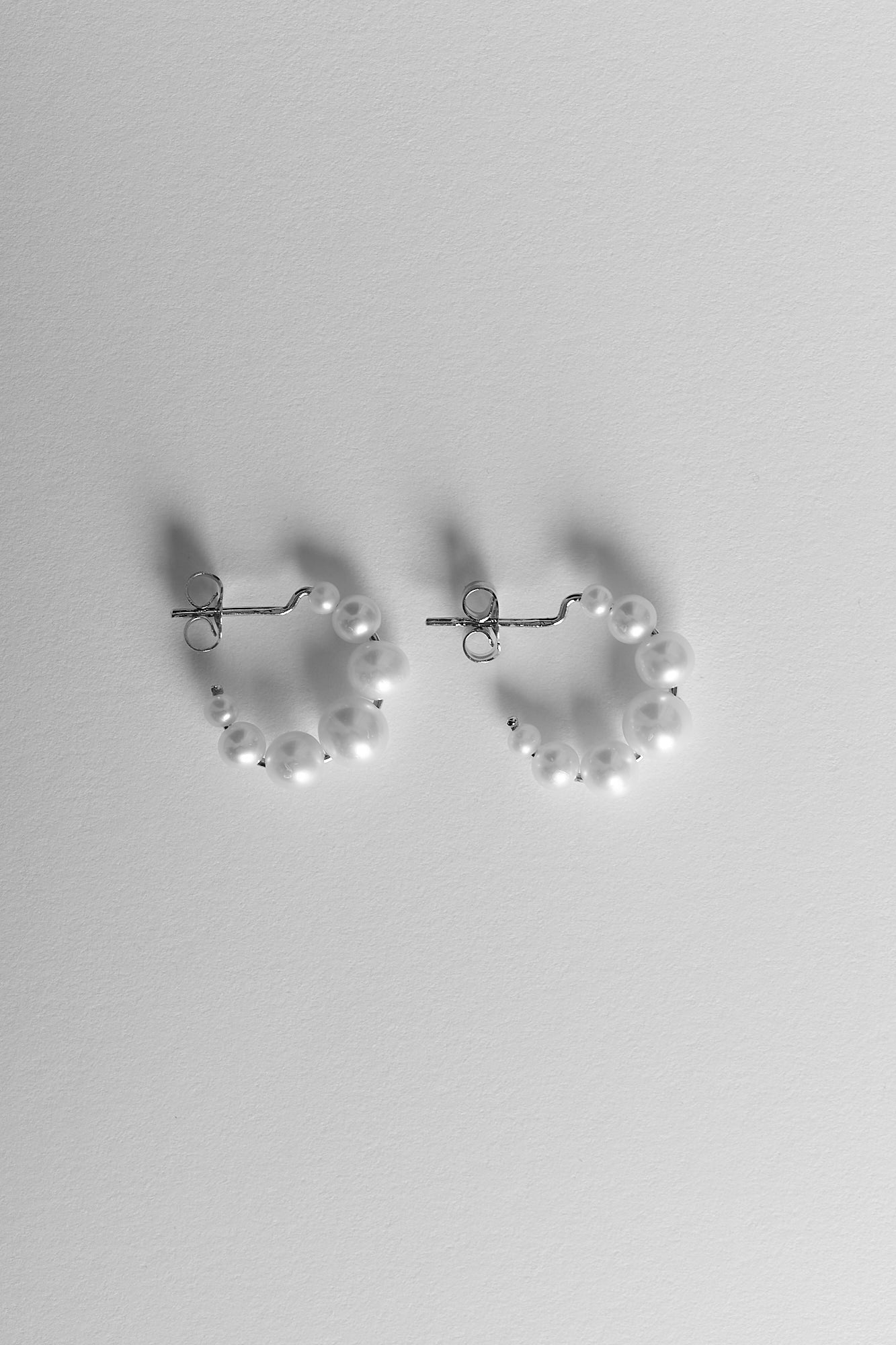 Graduating Pearl Hoops | Silver