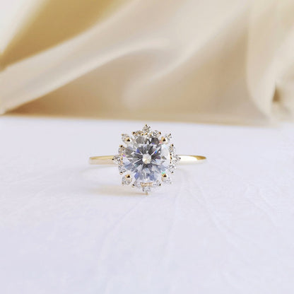 0.8 CT Round Cluster Lab Grown Diamond Engagement Ring