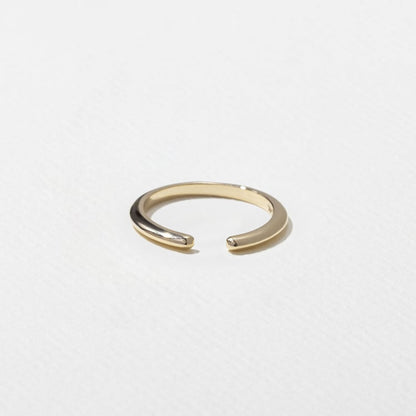 Acacia Wedding Band