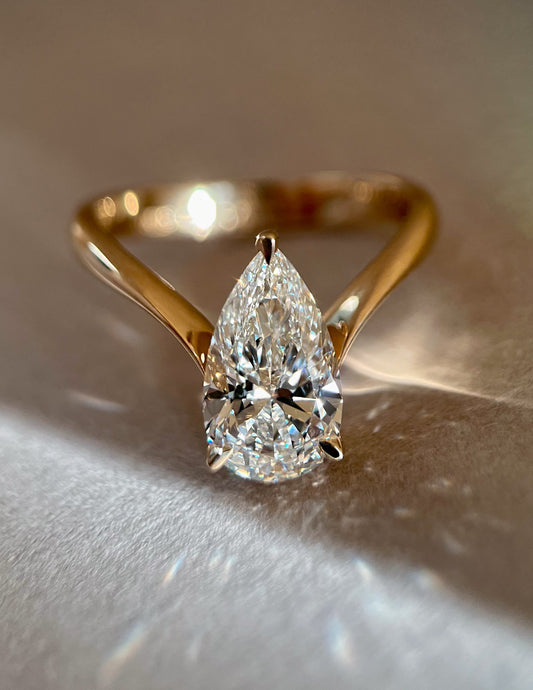 3.0 CT Pear Shaped Lab Grown Diamond Soliatire Style Engagement Ring