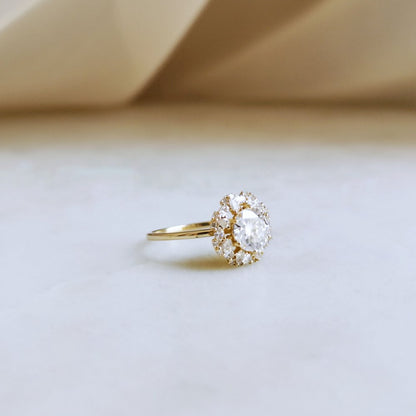 1 CT Round Halo Lab Grown Diamond Engagement Ring