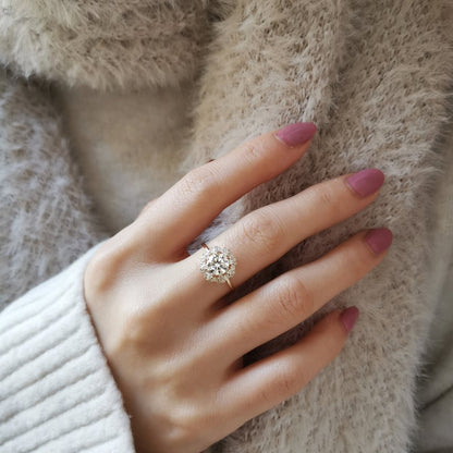 1 CT Round Halo Lab Grown Diamond Engagement Ring