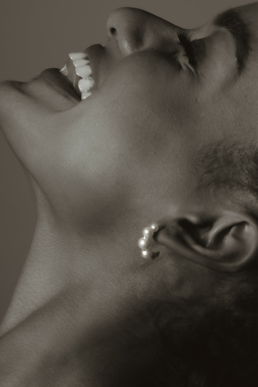 Graduating Pearl Hoops | Silver