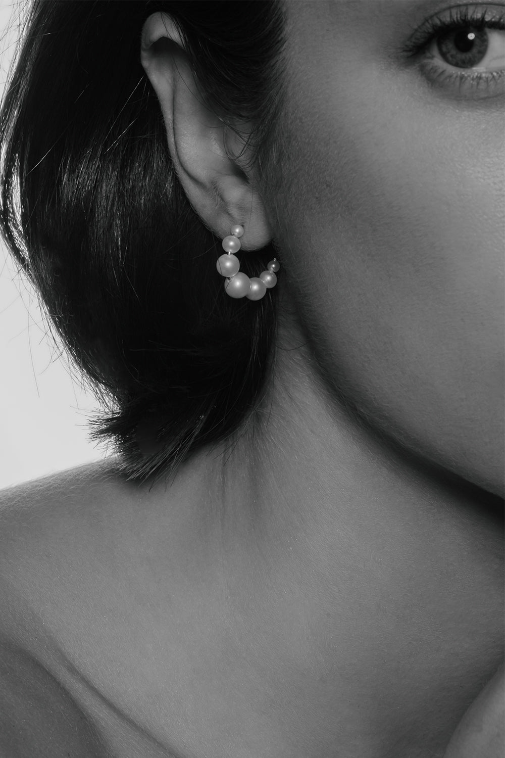 Graduating Pearl Hoops | Silver