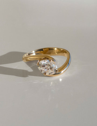 1.5 CT Oval Cut Lab Grown Diamond Solitaire Engagement Ring
