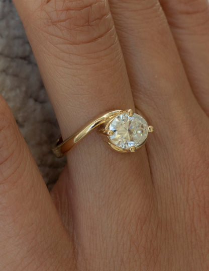 1.5 CT Oval Cut Lab Grown Diamond Solitaire Engagement Ring