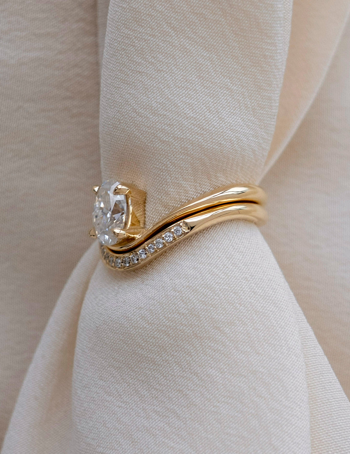 1.0 CT Oval Cut Lab Grown Diamond Solitaire Engagement Ring