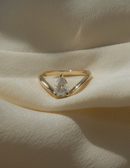 1.0 CT Pear Cut Lab Grown Diamond Solitaire Engagement Ring