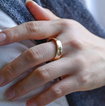 Classic Men's Wedding Band