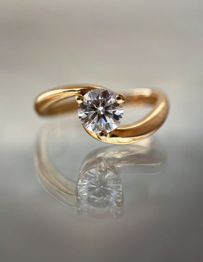 1.0 CT Round Cut Lab Grown Diamond Solitaire Engagement Ring