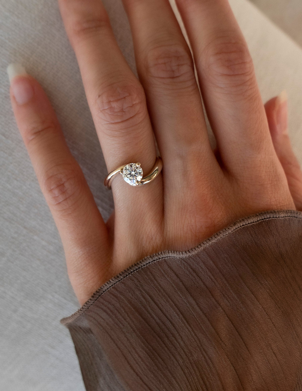 1.0 CT Round Cut Lab Grown Diamond Solitaire Engagement Ring
