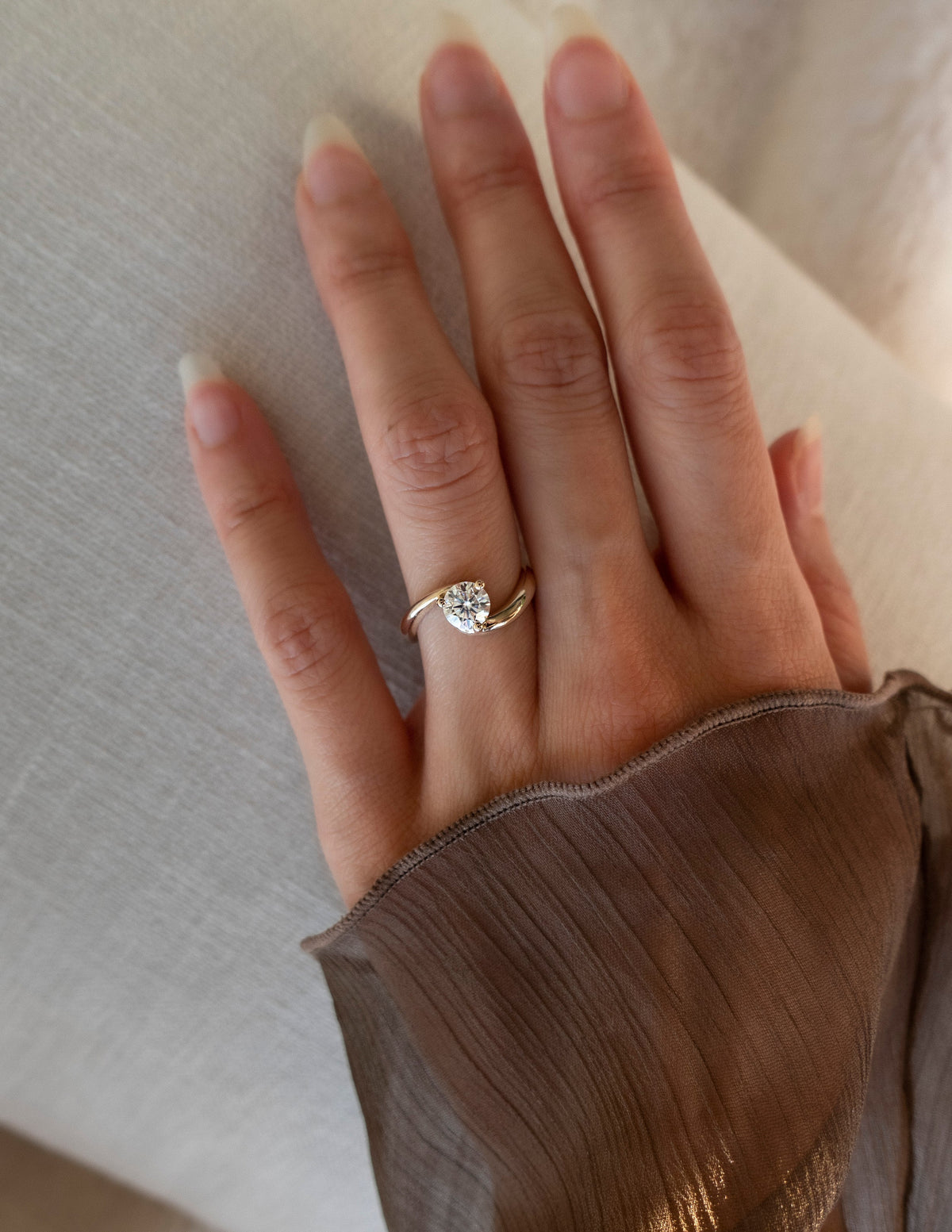 1.0 CT Round Cut Lab Grown Diamond Solitaire Engagement Ring