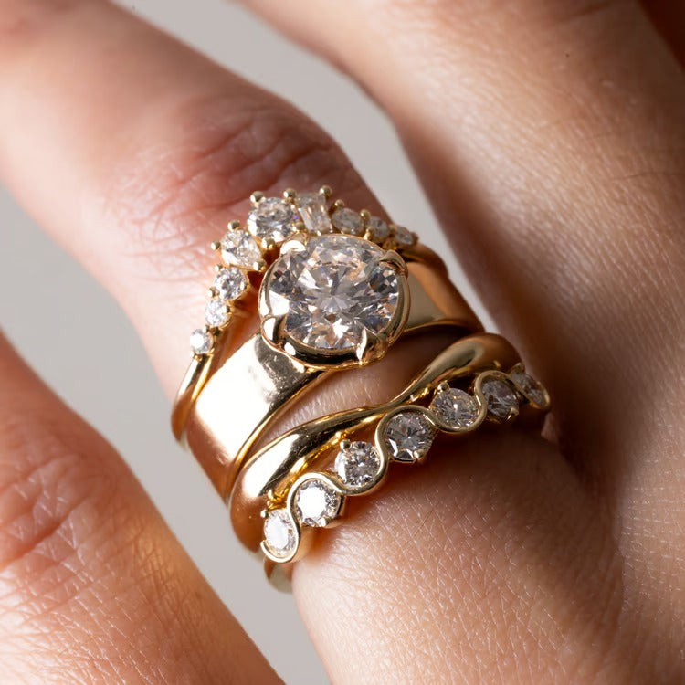 Moon Curved Wedding Band